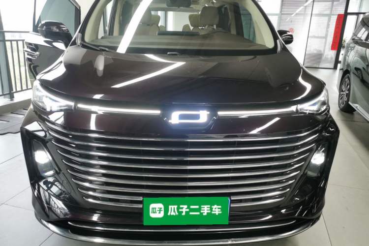 Used Bestune M9 2023 2.0T Prestige Edition Front