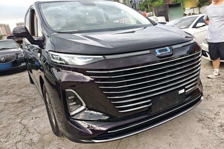 Used Bestune M9 2023 2.0T Ultimate Edition Front Right 45 Deg