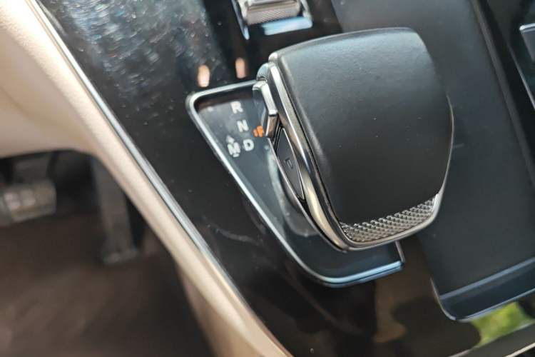 Used Bestune M9 2023 2.0T Ultimate Edition Gear Lever