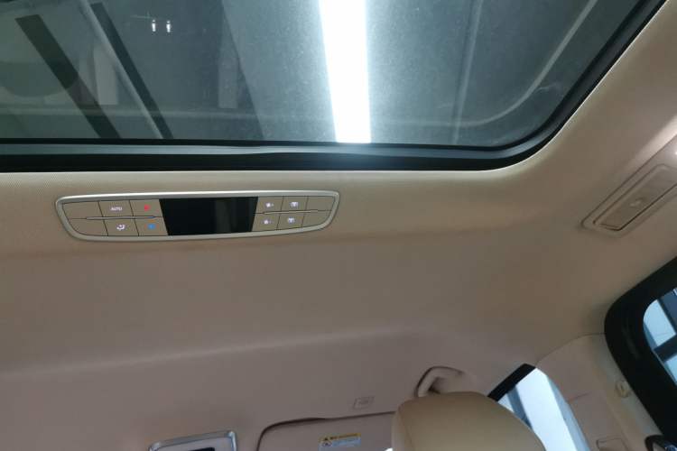 Used Bestune M9 2023 2.0T Prestige Edition Headliner