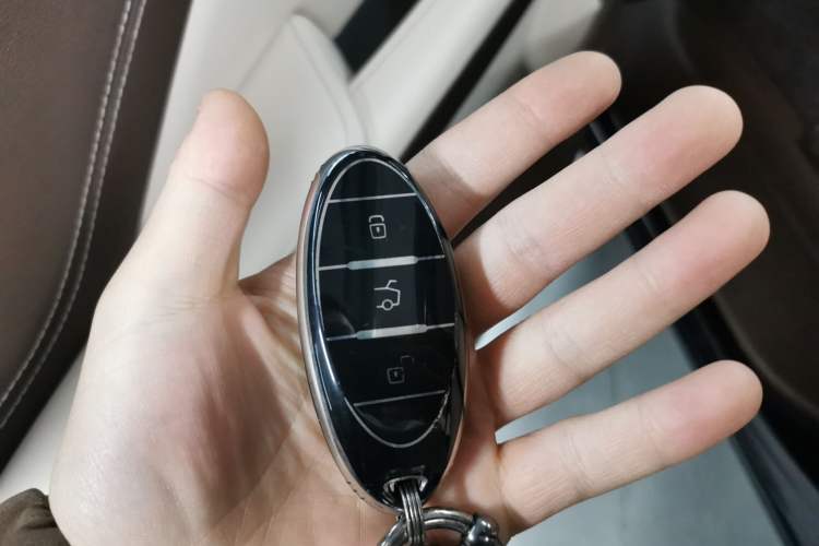 Used Bestune M9 2023 2.0T Prestige Edition Interior 1