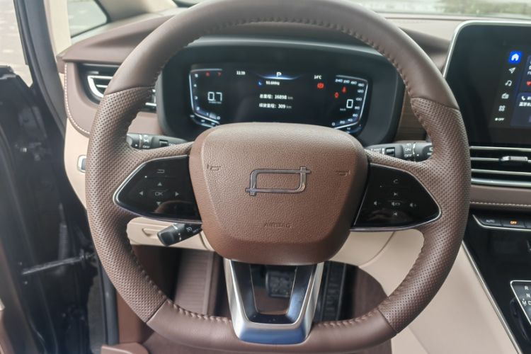 Used Bestune M9 2023 2.0T Ultimate Edition Interior 1