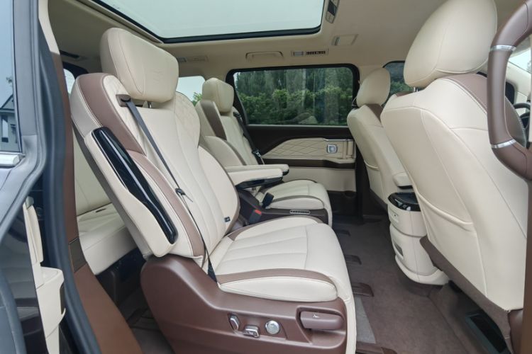 Used Bestune M9 2023 2.0T Ultimate Edition Interior 2