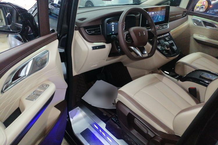 Used Bestune M9 2023 2.0T Ultimate Edition Interior 3