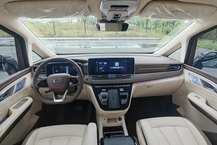 Used Bestune M9 2023 2.0T Ultimate Edition Interior 3