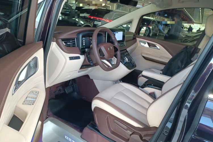 Used Bestune M9 2023 2.0T Ultimate Edition Interior 3