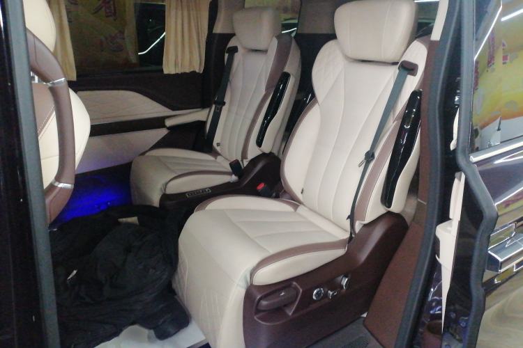 Used Bestune M9 2023 2.0T Ultimate Edition Interior 4