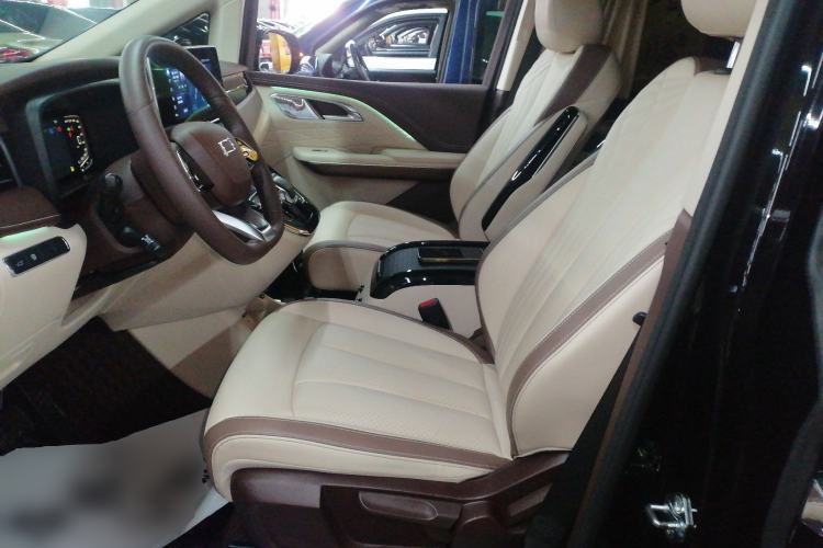 Used Bestune M9 2023 2.0T Ultimate Edition Left Front Seat