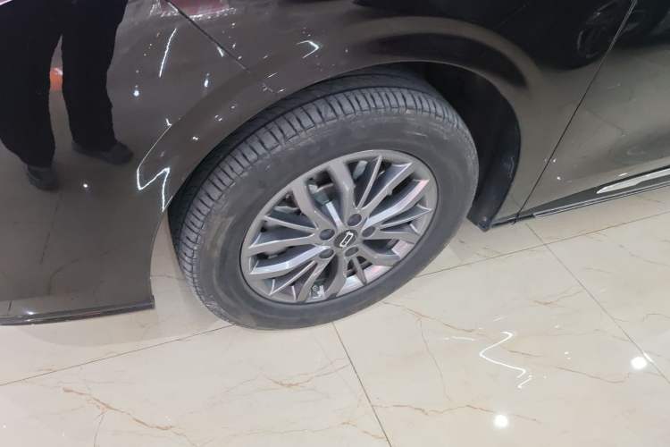 Used Bestune M9 2023 2.0T Ultimate Edition Left Front Wheel Hub