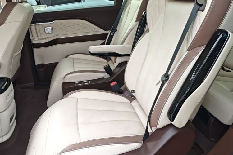 Used Bestune M9 2023 2.0T Ultimate Edition Left Rear Seat