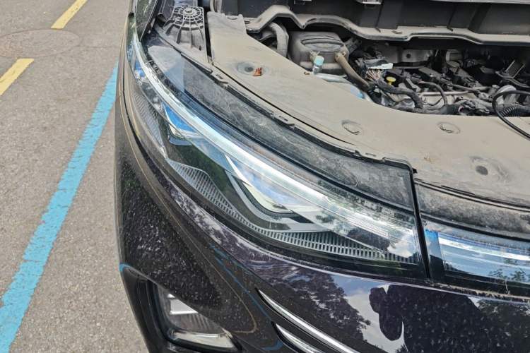 Used Bestune M9 2023 2.0T Ultimate Edition Right Front Headlight