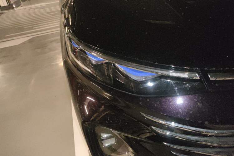 Used Bestune M9 2023 2.0T Ultimate Edition Right Front Headlight