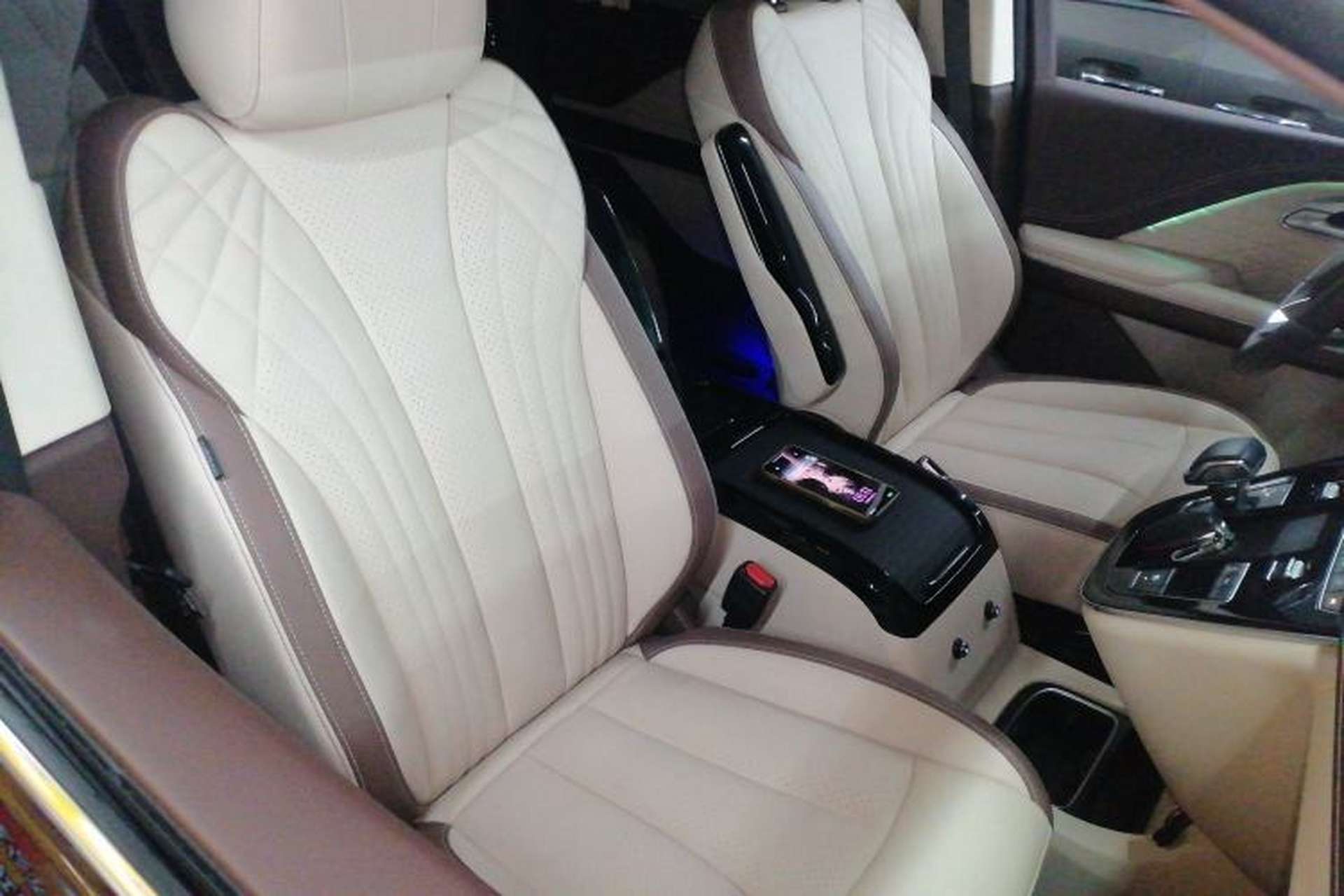 Used Bestune M9 2023 2.0T Ultimate Edition Right Front Seat
