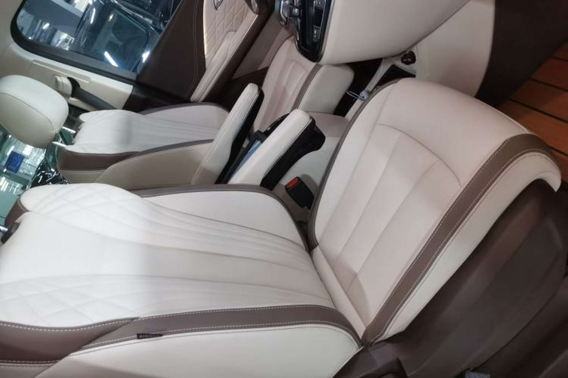 Used Bestune M9 2023 2.0T Ultimate Edition Right Front Seat