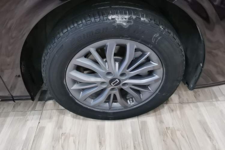 Used Bestune M9 2023 2.0T Prestige Edition Right Front Wheel Hub