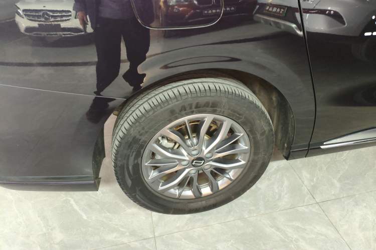 Used Bestune M9 2023 2.0T Ultimate Edition Right Rear Wheel Hub