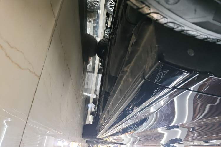 Used Bestune M9 2023 2.0T Ultimate Edition Right Side Sill