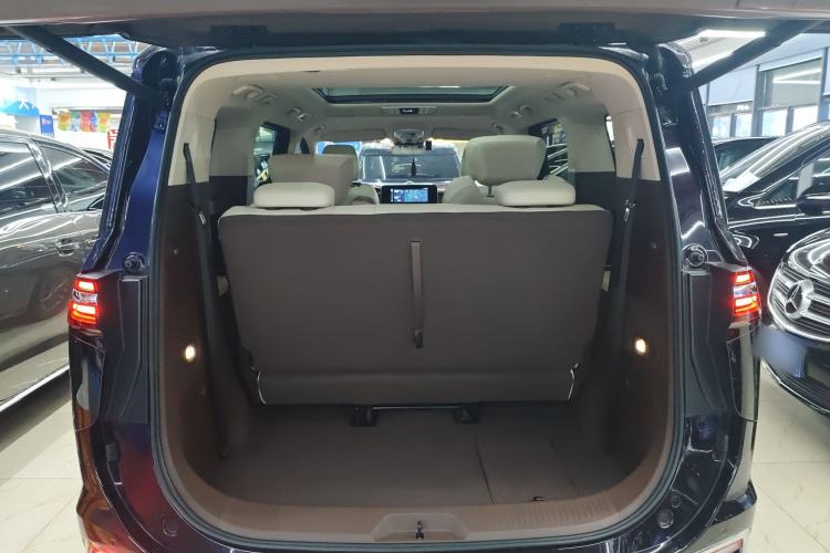 Used Bestune M9 2023 2.0T Ultimate Edition Trunk