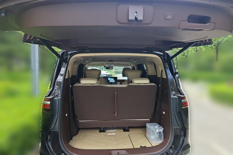 Used Bestune M9 2023 2.0T Ultimate Edition Trunk