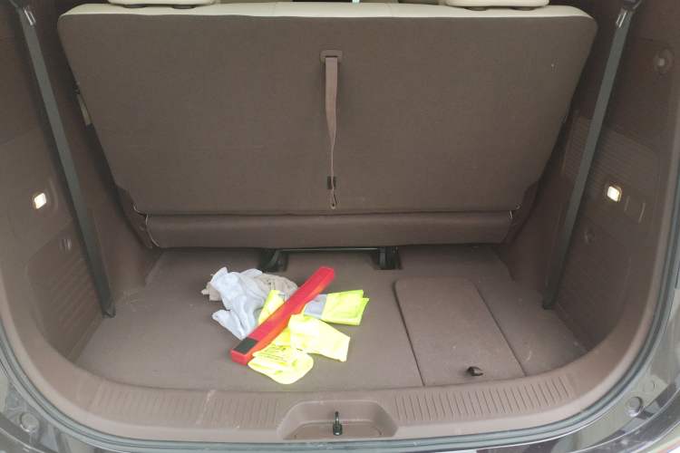Used Bestune M9 2023 2.0T Ultimate Edition Trunk