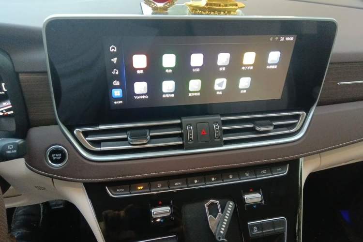 Used Bestune M9 2023 2.0T Prestige Edition Audio And AC Panel
