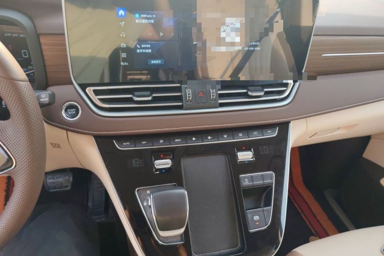 Used Bestune M9 2023 2.0T Prestige Edition Audio And AC Panel
