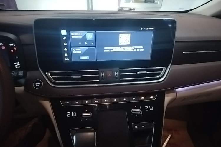 Used Bestune M9 2023 2.0T Ultimate Edition Audio And AC Panel
