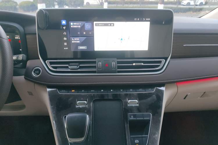 Used Bestune M9 2023 2.0T Prestige Edition Audio And AC Panel