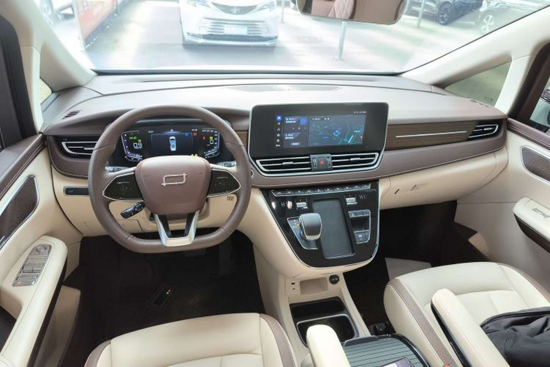 Used Bestune M9 2023 2.0T Ultimate Edition Center Console