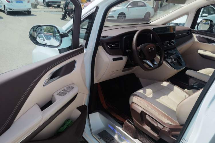 Used Bestune M9 2023 2.0T Prestige Edition Driver Seat