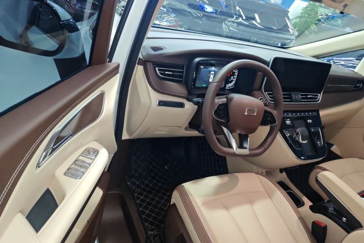 Used Bestune M9 2023 2.0T Prestige Edition Driver Seat