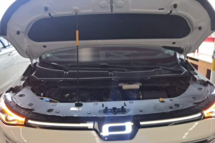 Used Bestune M9 2023 2.0T Prestige Edition Engine Bay