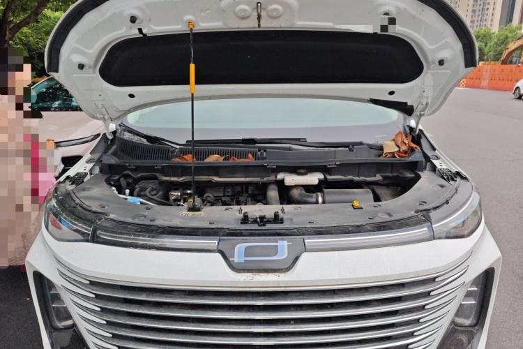 Used Bestune M9 2023 2.0T Ultimate Edition Engine Bay