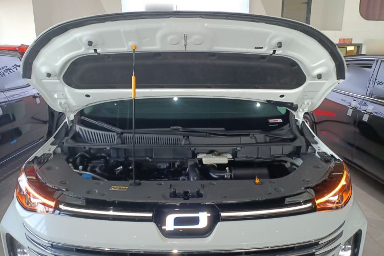Used Bestune M9 2023 2.0T Prestige Edition Engine Bay
