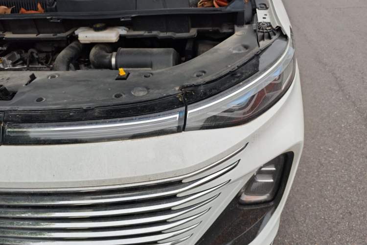 Used Bestune M9 2023 2.0T Ultimate Edition Engine Bay Left