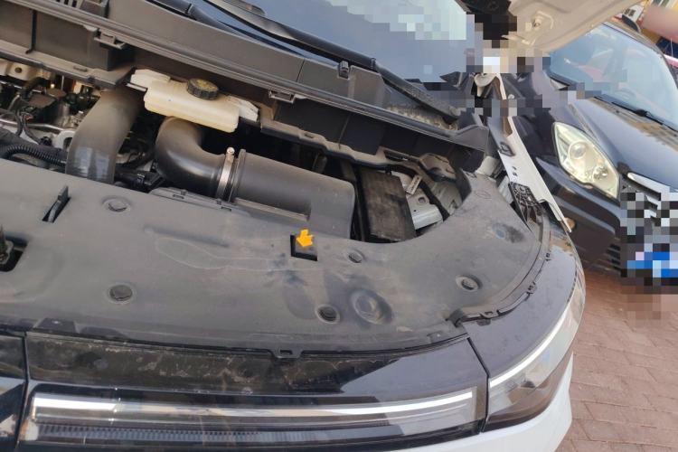 Used Bestune M9 2023 2.0T Prestige Edition Engine Bay Left