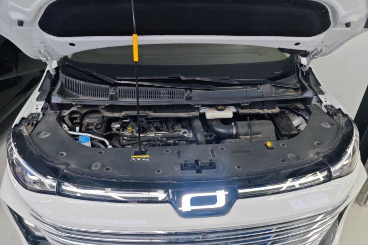 Used Bestune M9 2023 2.0T Prestige Edition Engine Bay
