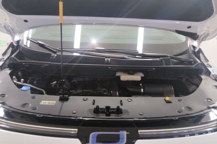 Used Bestune M9 2023 2.0T Prestige Edition Engine Bay