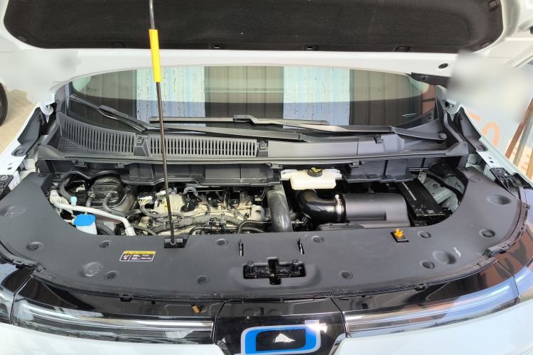 Used Bestune M9 2023 2.0T Ultimate Edition Engine Bay