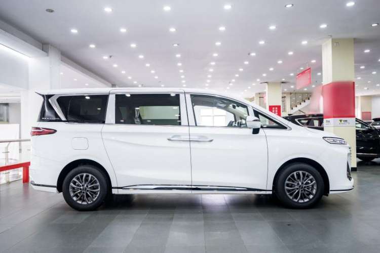 Used Bestune M9 2023 2.0T Prestige Edition Exterior 3