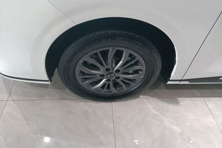 Used Bestune M9 2023 2.0T Prestige Edition Exterior 4