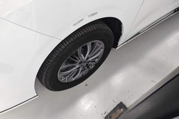 Used Bestune M9 2023 2.0T Prestige Edition Exterior 4
