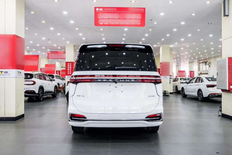 Used Bestune M9 2023 2.0T Prestige Edition Exterior 5