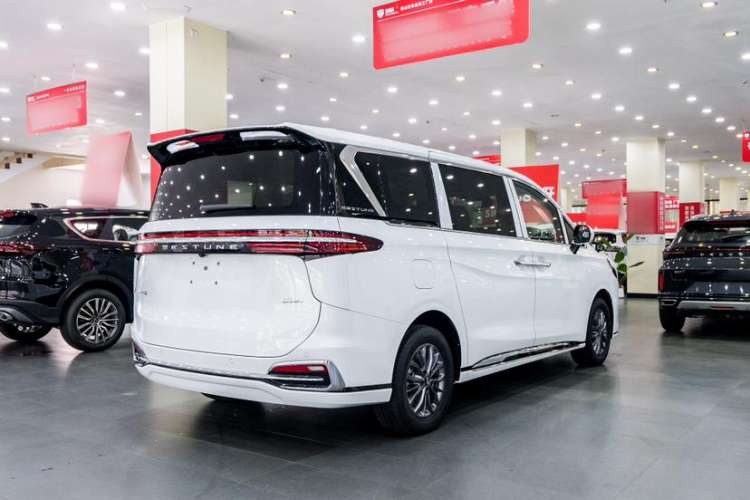 Used Bestune M9 2023 2.0T Prestige Edition Exterior 6