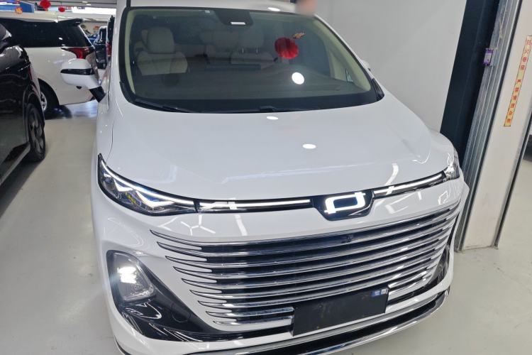 Used Bestune M9 2023 2.0T Prestige Edition Front