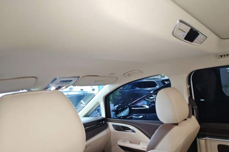 Used Bestune M9 2023 2.0T Prestige Edition Headliner