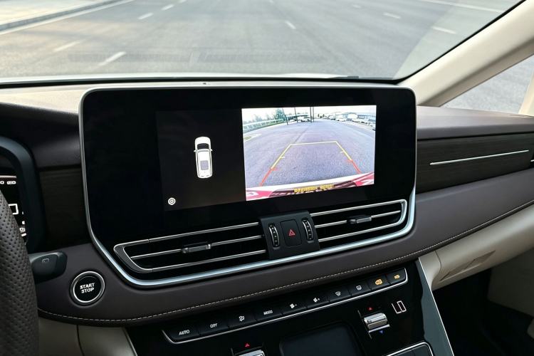 Used Bestune M9 2023 2.0T Prestige Edition Interior 5