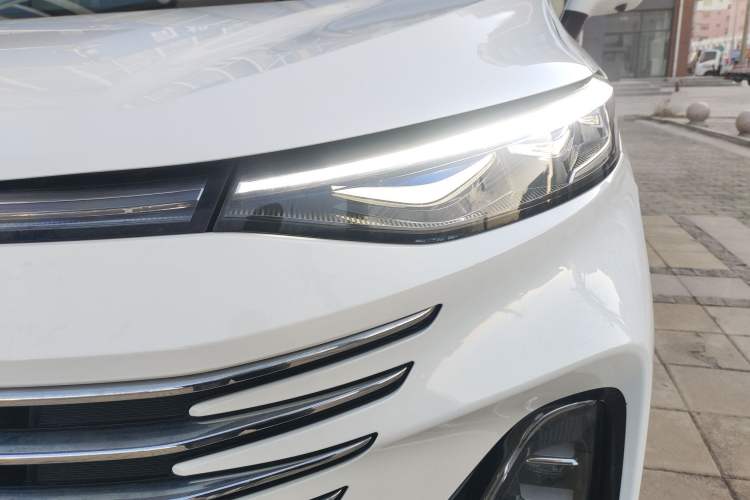 Used Bestune M9 2023 2.0T Prestige Edition Left Front Headlight