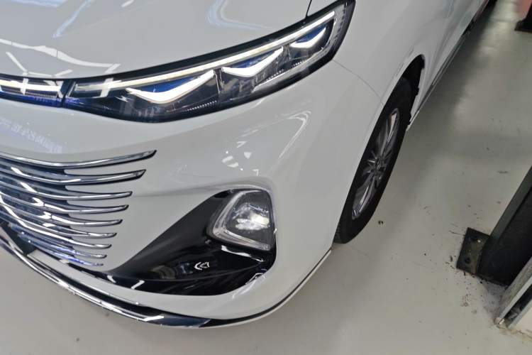Used Bestune M9 2023 2.0T Prestige Edition Left Front Headlight