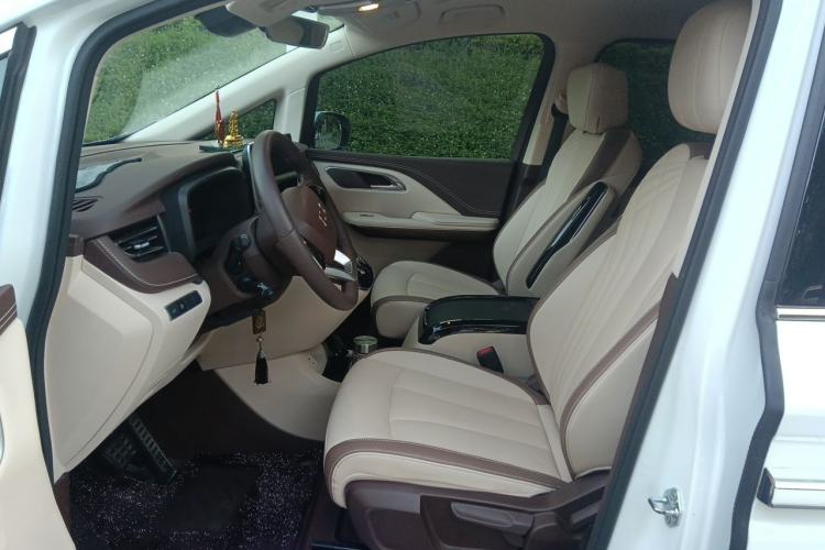 Used Bestune M9 2023 2.0T Prestige Edition Left Front Seat